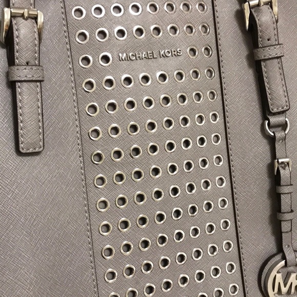 Michael Kors Jet Set Grommet Leather Tote - Picture 9 of 16